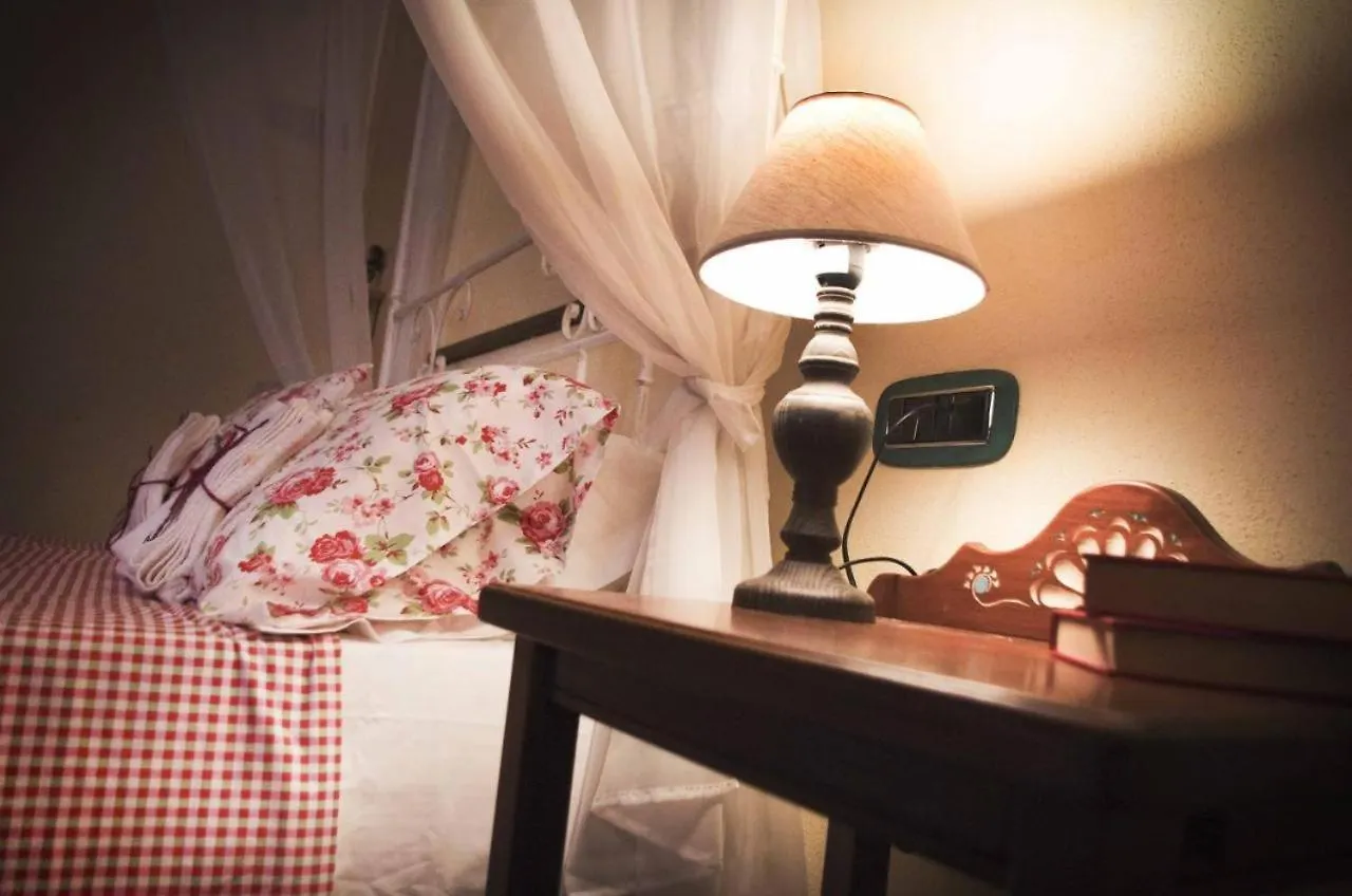 Bed & Breakfast Bnb Inn - Cyclists & Bikers - Camere Con Bagno Privato-Parcheggio Interno Per Moto E Bici -Energetic Breakfast Extra Laconi Italy