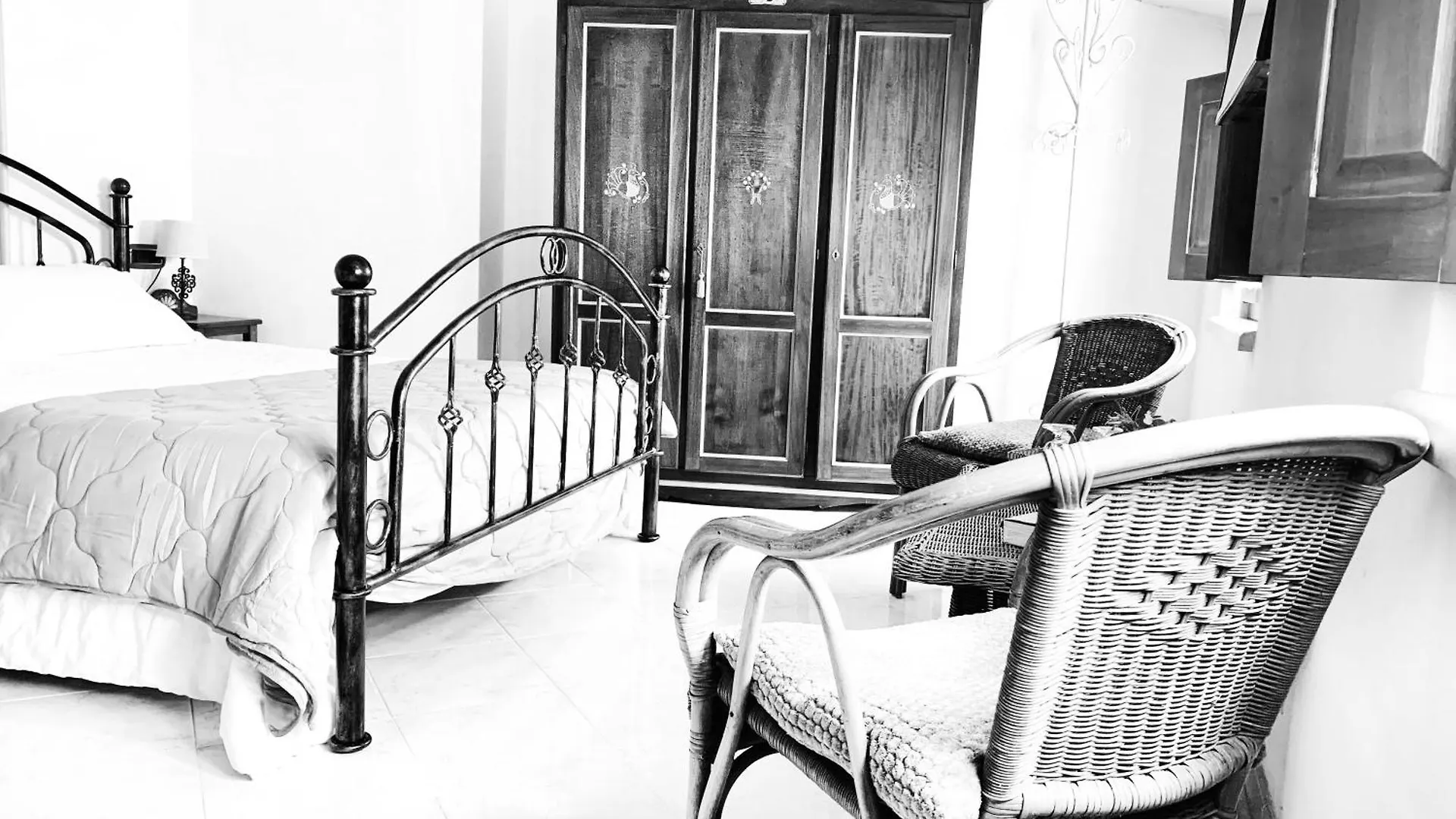 Oda ve Kahvaltı Bnb Inn - Cyclists & Bikers - Camere Con Bagno Privato-Parcheggio Interno Per Moto E Bici -Energetic Breakfast Extra Làconi