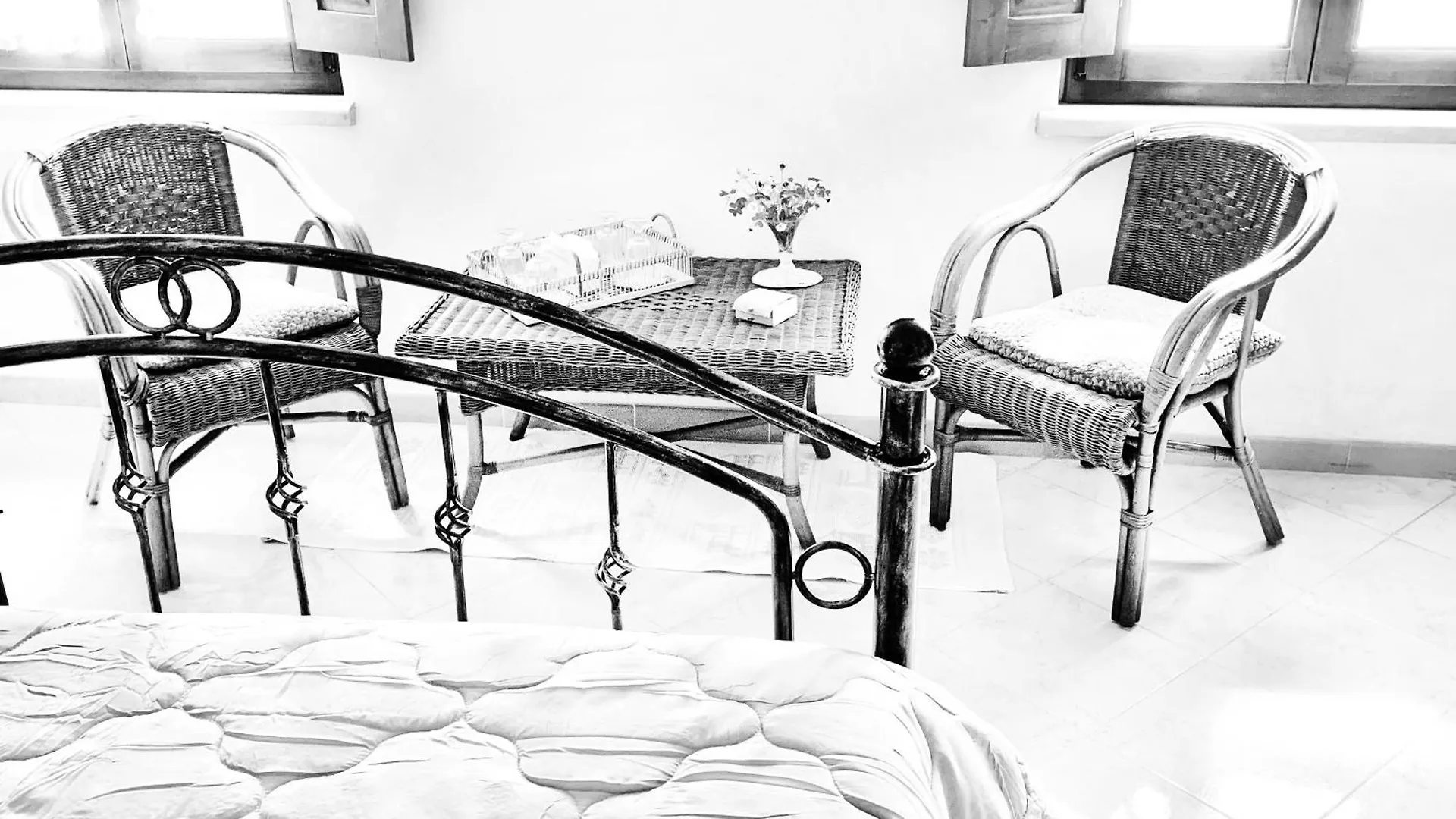 Bnb Inn - Cyclists & Bikers - Camere Con Bagno Privato-Parcheggio Interno Per Moto E Bici -Energetic Breakfast Extra Làconi Oda ve Kahvaltı